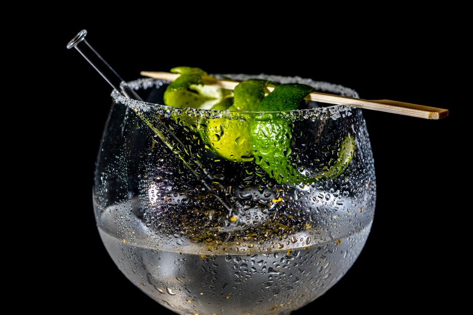 Liqueurs And Cordials: What To Keep On The Shelf